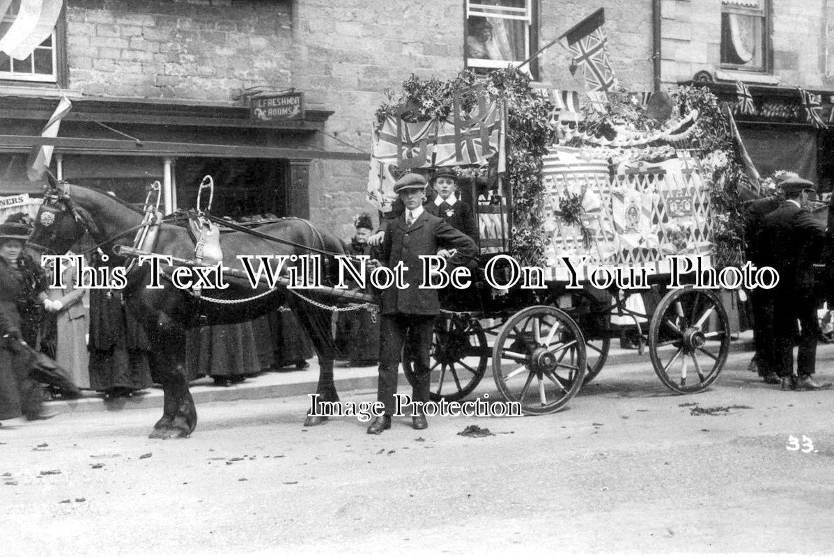YO 4806 - Horse Drawn Decorated Cart, Pickering, Yorkshire