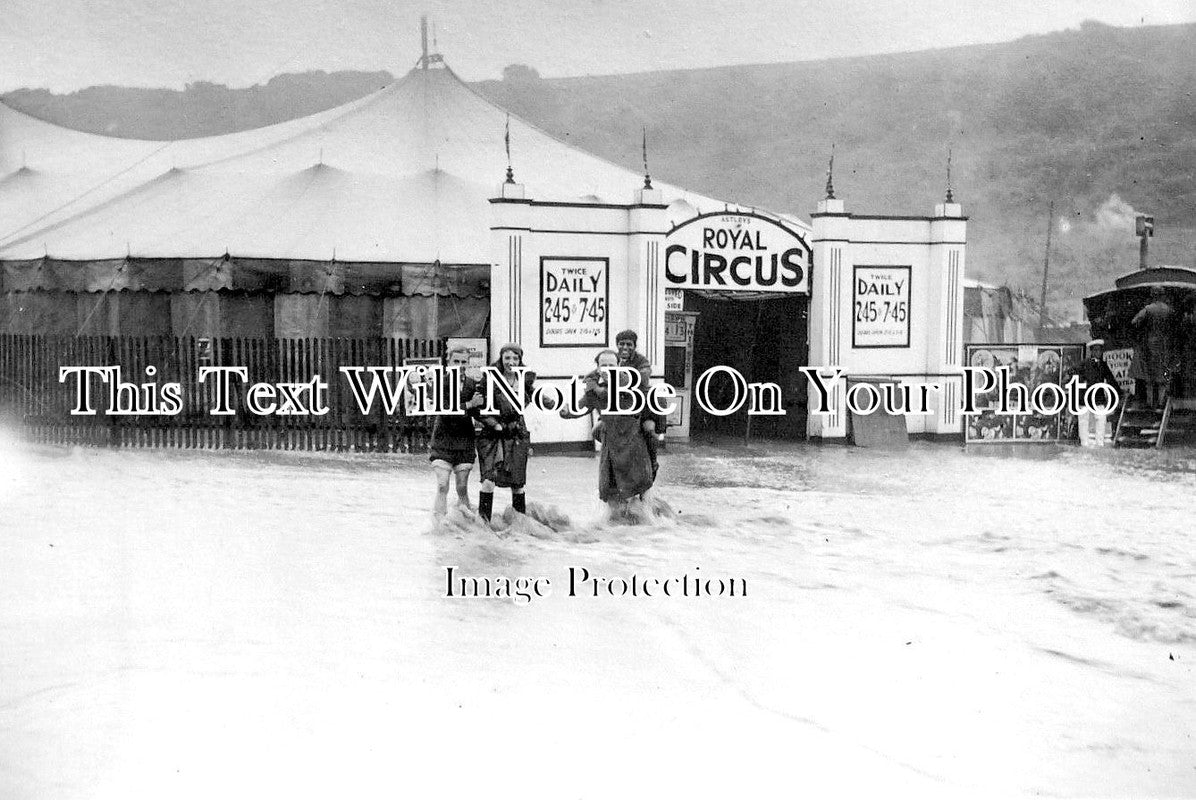 YO 4982 - Royal Circus Flooded, Scarborough, Yorkshire