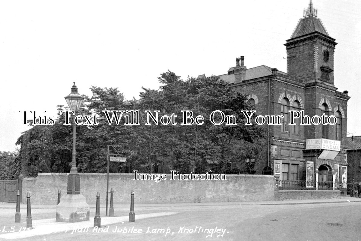 YO 5175 - Knottingley Town Hall Cinema & Jubilee Lamp, Yorkshire