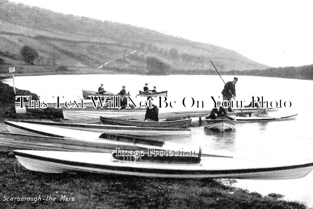 YO 6361 - Canoes On The Mere, Scarborough, Yorkshire