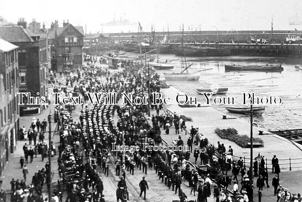 YO 6521 - The Fleet In Town Parade, Scarborough, Yorkshire