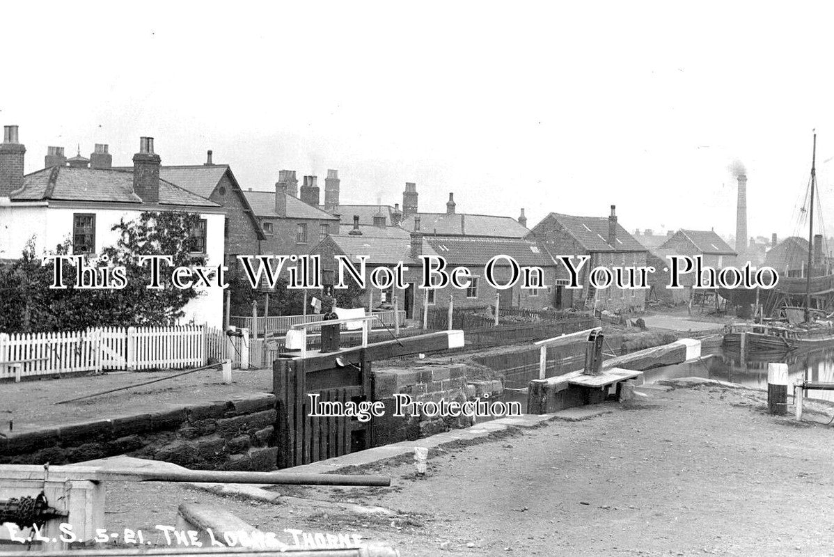 YO 6667 - The Locks, Thorne, Yorkshire c1915