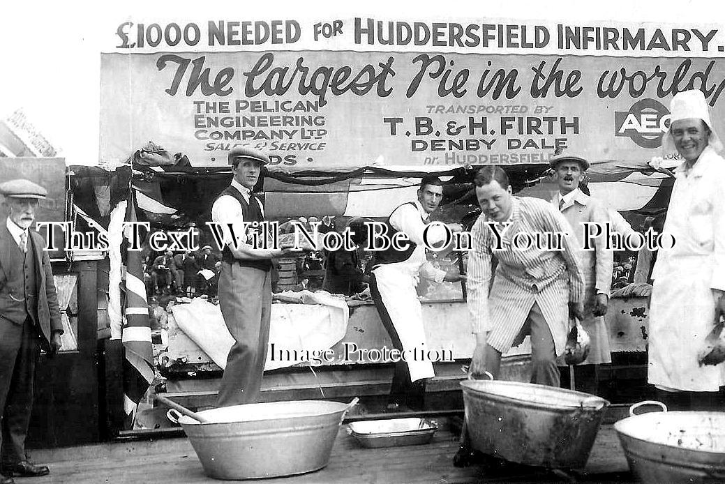 YO 7679 - Largest Pie In The World, Denby Dale, Huddersfield, Yorkshire c1928