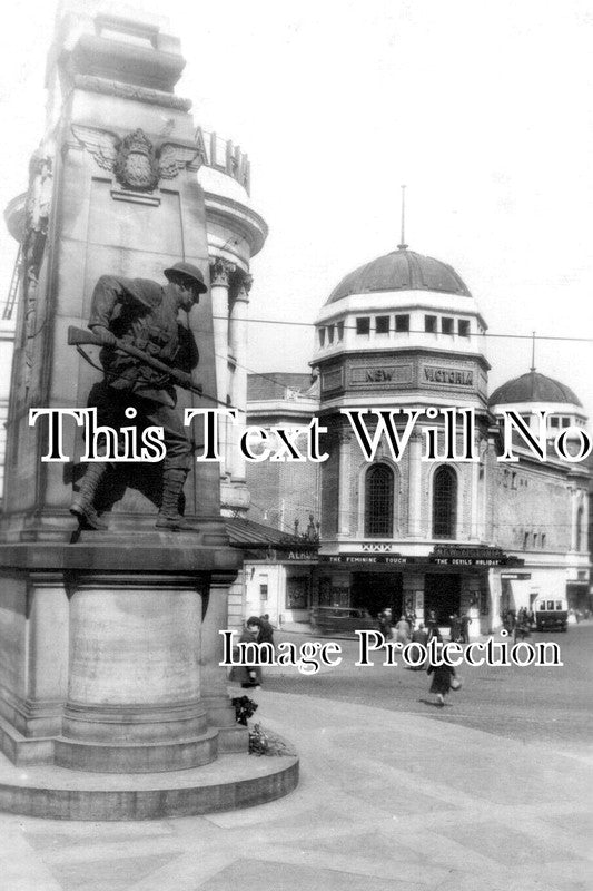YO 8252 - Cenotaph War Memorial, Bradford, Yorkshire