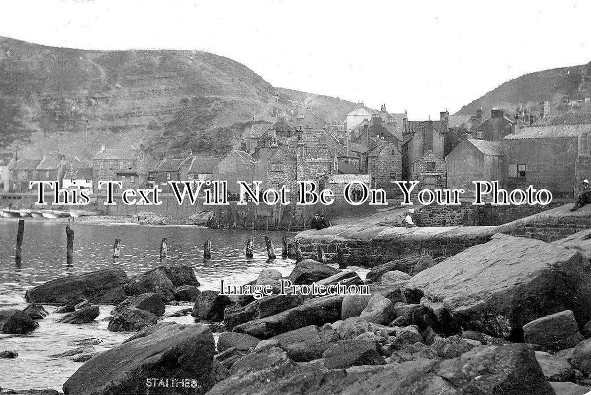 YO 8451- Staithes, Yorkshire