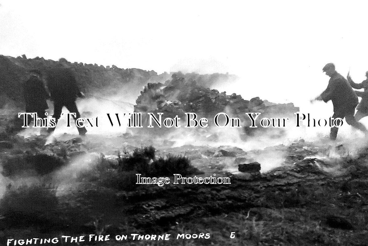 YO 8999 - Fighting The Fire On Thorne Moors, Yorkshire