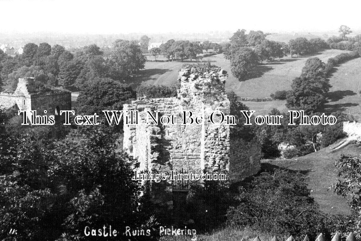 YO 9114 - Castle Ruins, Pickering, Yorkshire