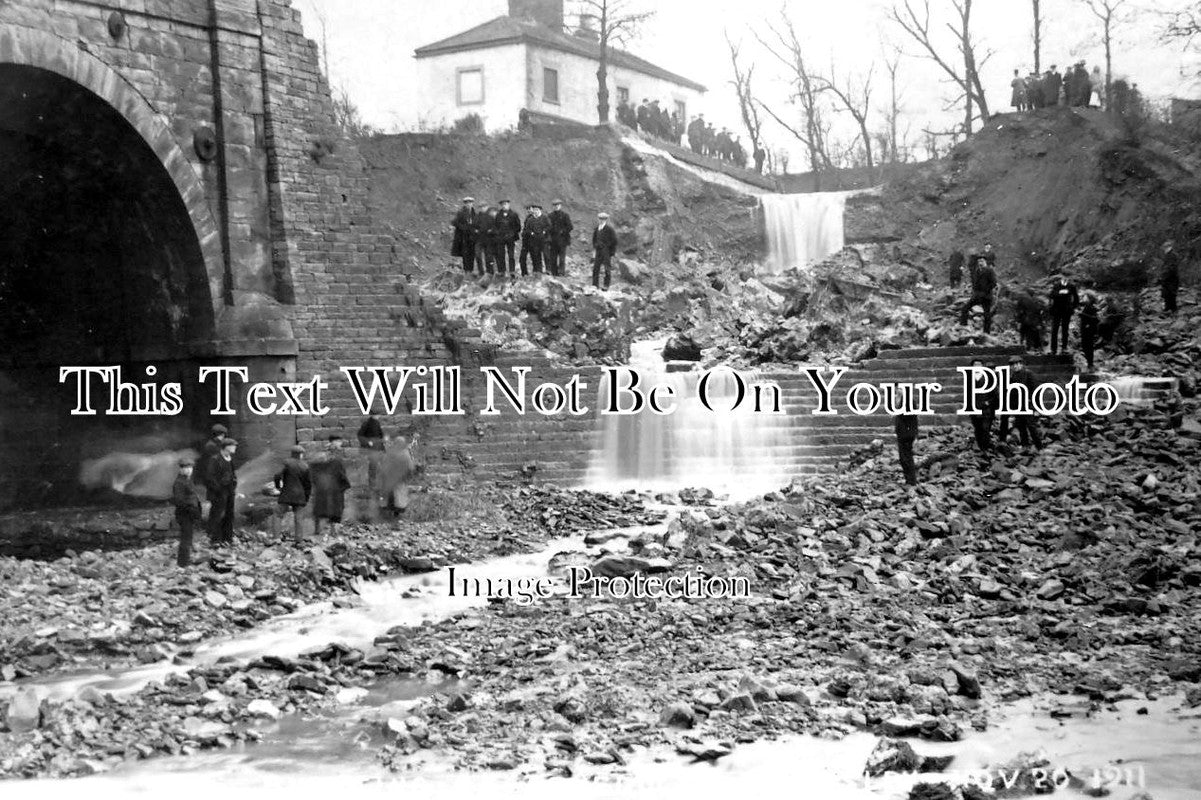 YO 9158 - Burst Canal Aqueduct, Barnsley, Yorkshire 1911