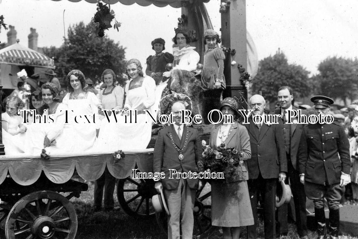 YO 92 Scarborough Carnival Queen & Float, Yorkshire c1930 JB Archive
