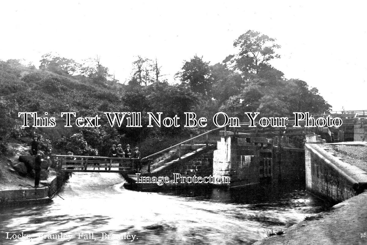 YO 9323 - Locks, Bramley Fall, Leeds, Yorkshire
