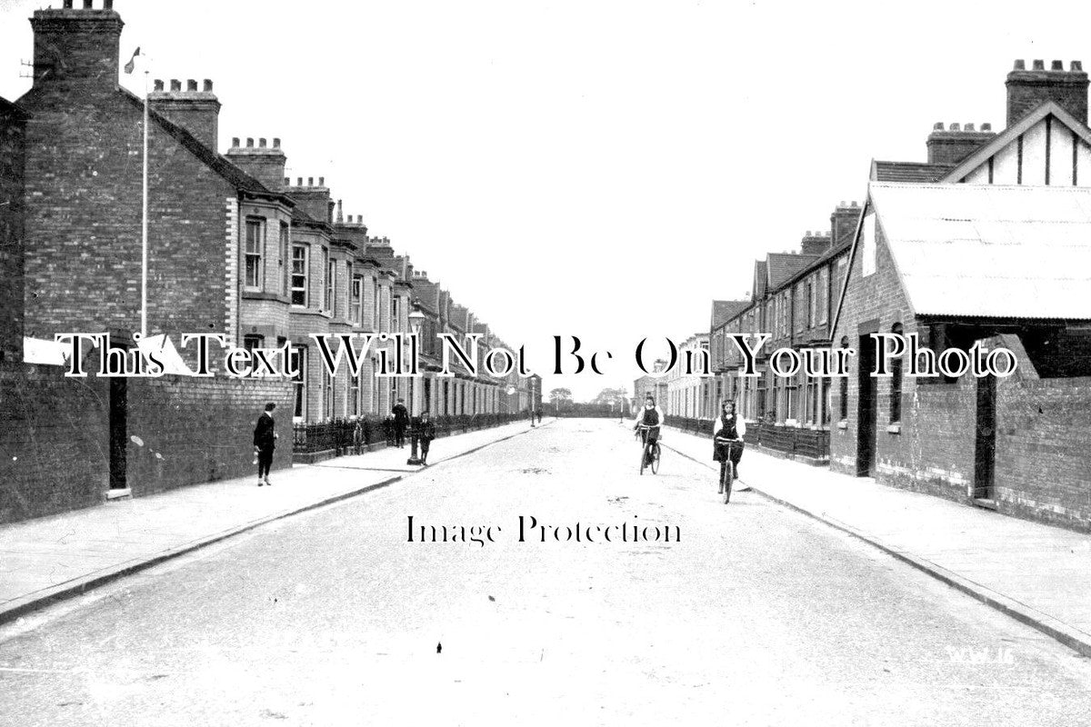 YO 9656 - East Park Avenue, Hull, Yorkshire c1911