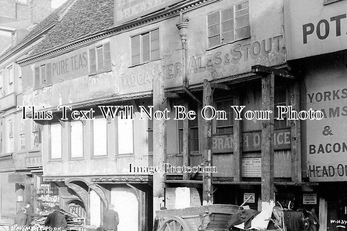 YO 9839 - Pavement, York, Yorkshire