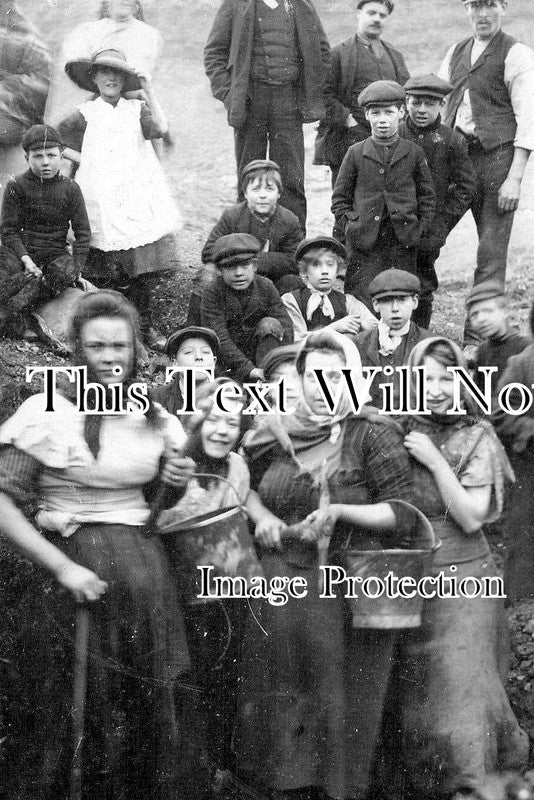 YO 9891 - Women Gathering Coal During Strikes, Mexborough, Yorkshire 1912