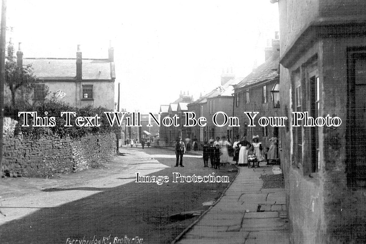 YO 9956 - Ferrybridge Road, Brotherton, Yorkshire c1912