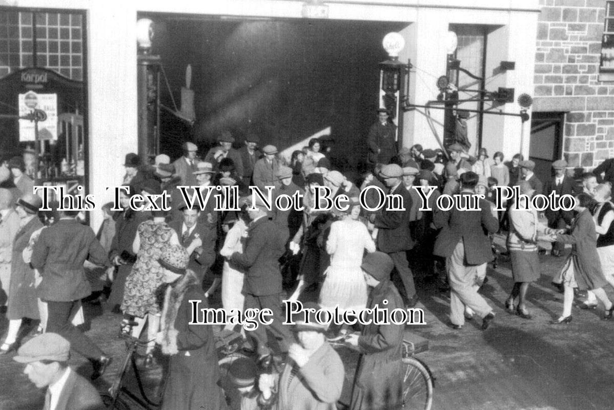 CO 4346 - Helston Furry Dance, Cornwall