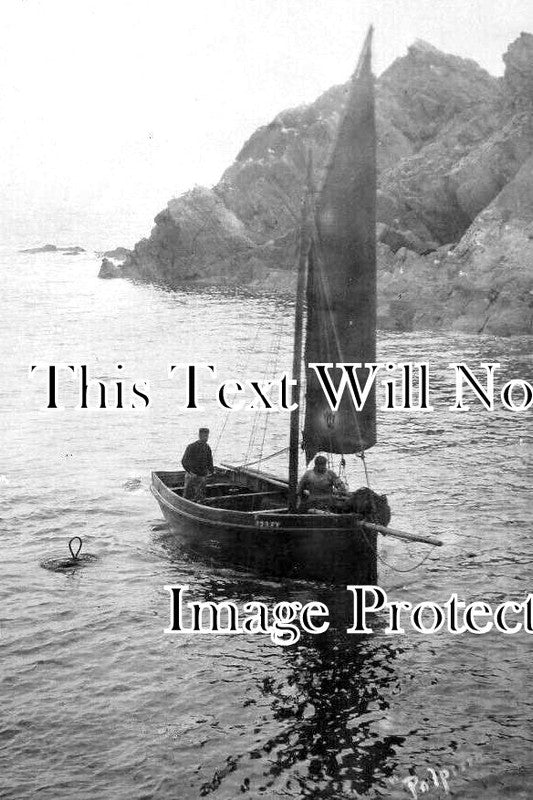 CO 4401 - Fishing Boat At Polperro, Cornwall