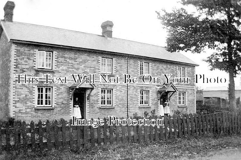 DE 4556 - Cottages, Fenny Bridges, Honiton, Devon