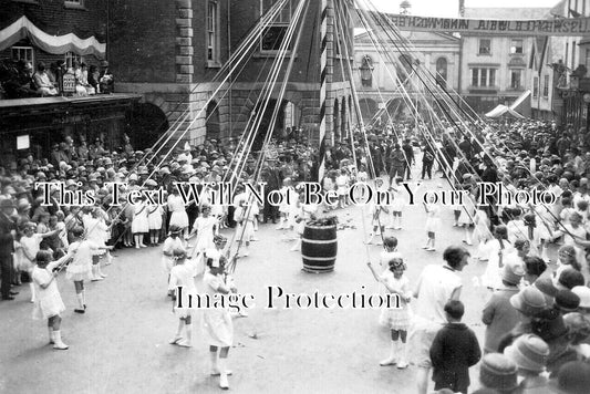 DE 4714 - May Day Maypole, Barnstaple, Devon c1928