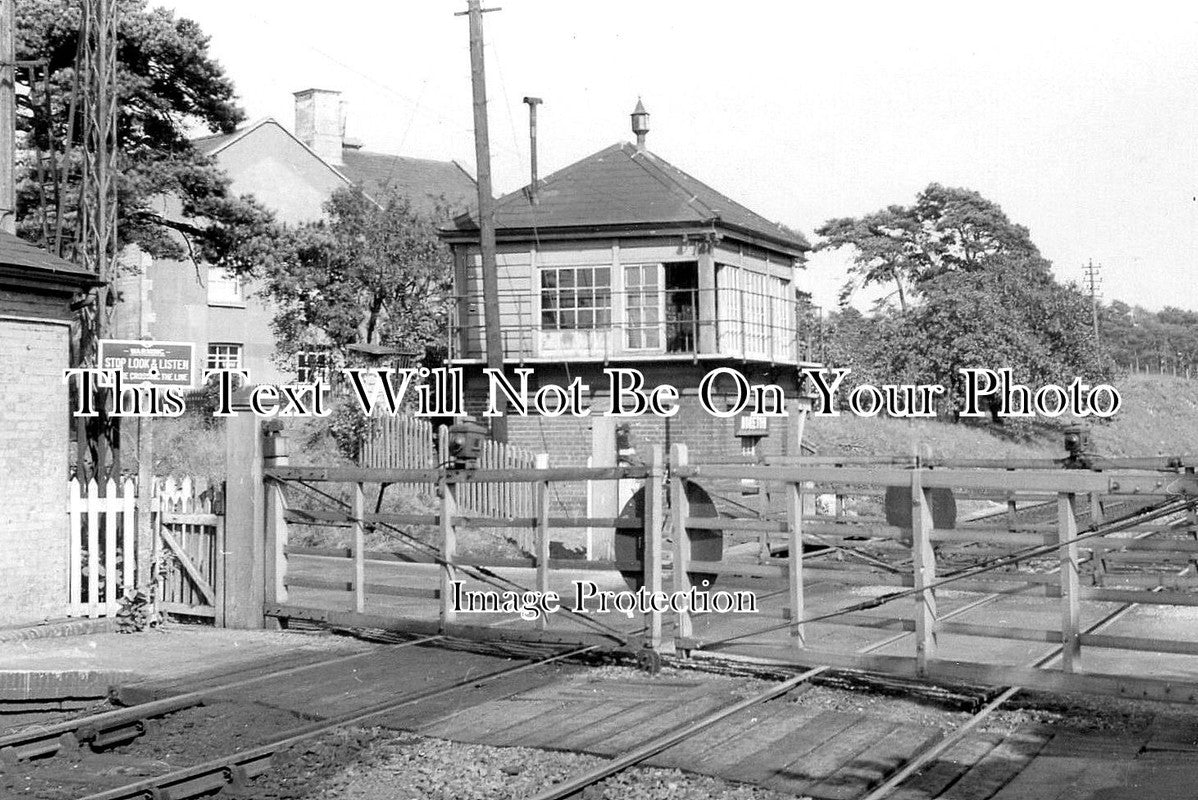 DO 3501 - Moreton Railway Station Level Crossing, Dorset