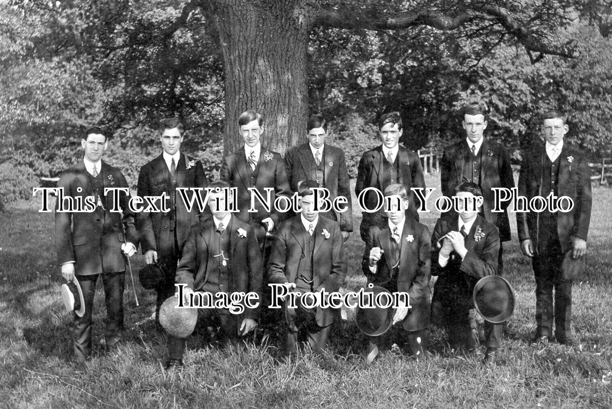 DR 3809 - Group Of Men At Melbourne, Derbyshire