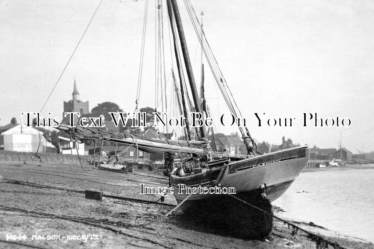 ES 6477 - Fishing Smack Fashion, Bath Wall, Maldon, Essex c1935