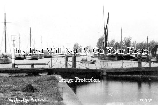 ES 6490 - Heybridge Basin, Essex c1937