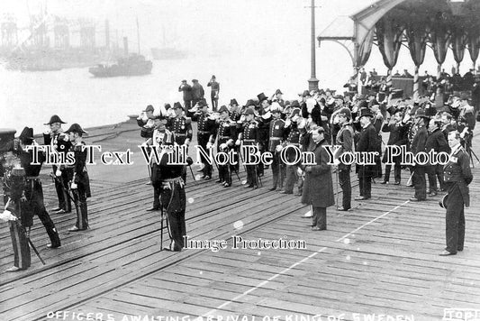 HA 6044 - Officers Awaiting The King Of Sweden, Portsmouth, Hampshire