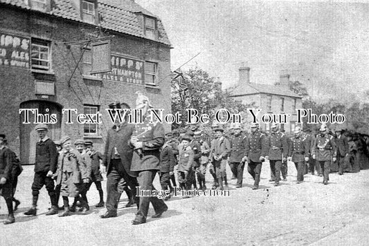 HU 352 - Yaxley Procession, King William Inn Pub, Cambridgeshire