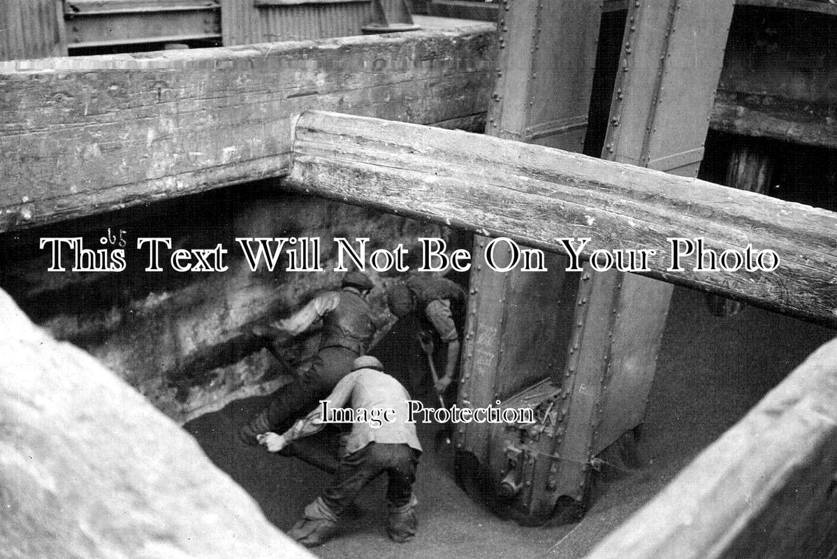 LA 7563 - Manchester Docks, Lancashire