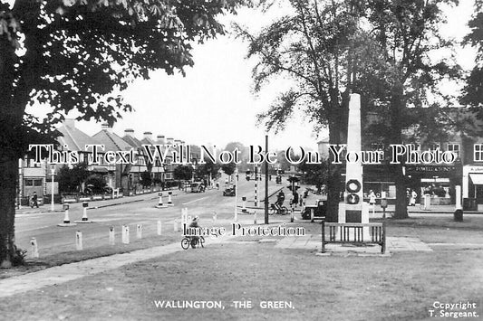 SX 5929 - The Green & War Memorial, Wallington, Sussex