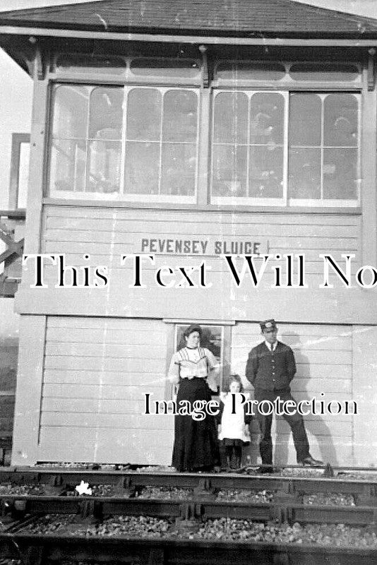 SX 6059 - Pevensey Sluice Railway Signal Box, Sussex