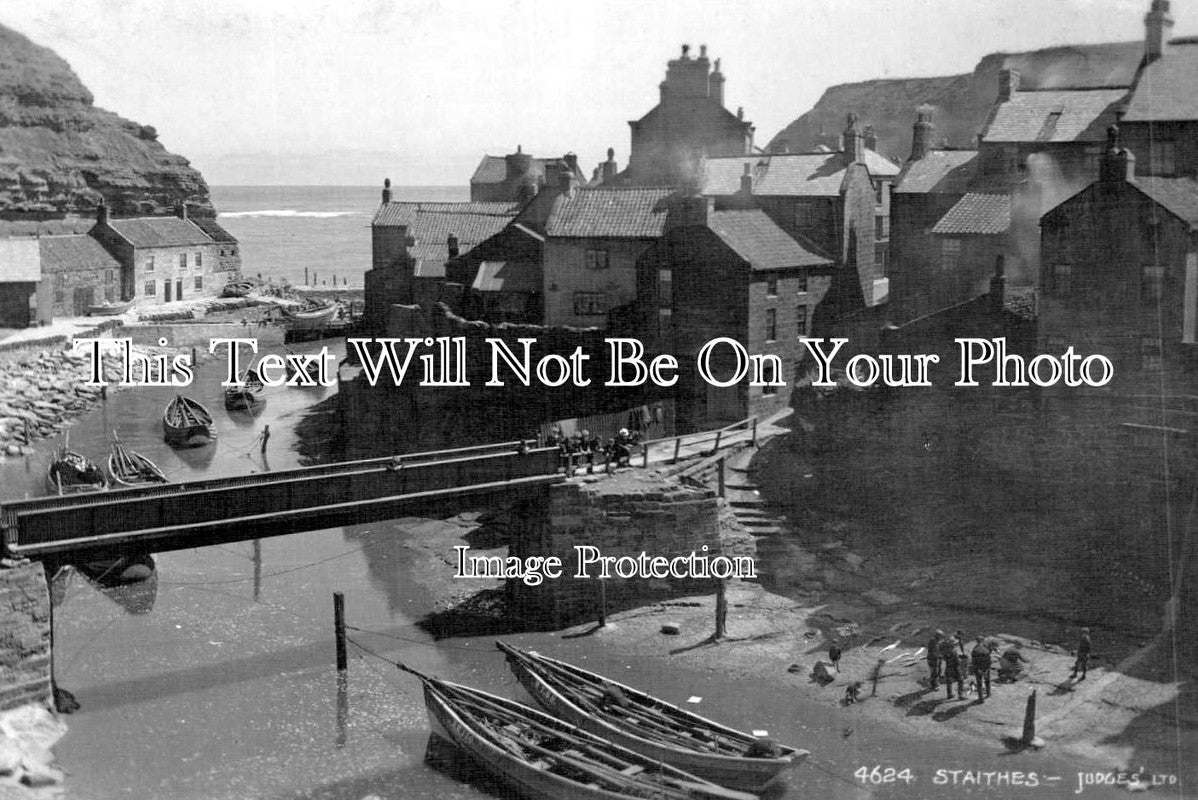 YO 13737 - Staithes, Yorkshire