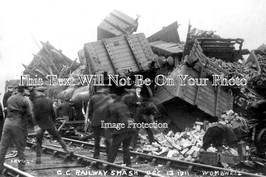 YO 13856 - GCR Railway Smash Accident At Wombwell, Yorkshire 1911