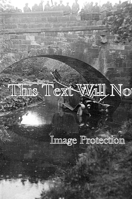 YO 13889 - Charabanc Crash, Mill Bank, Loftus, Yorkshire c1927