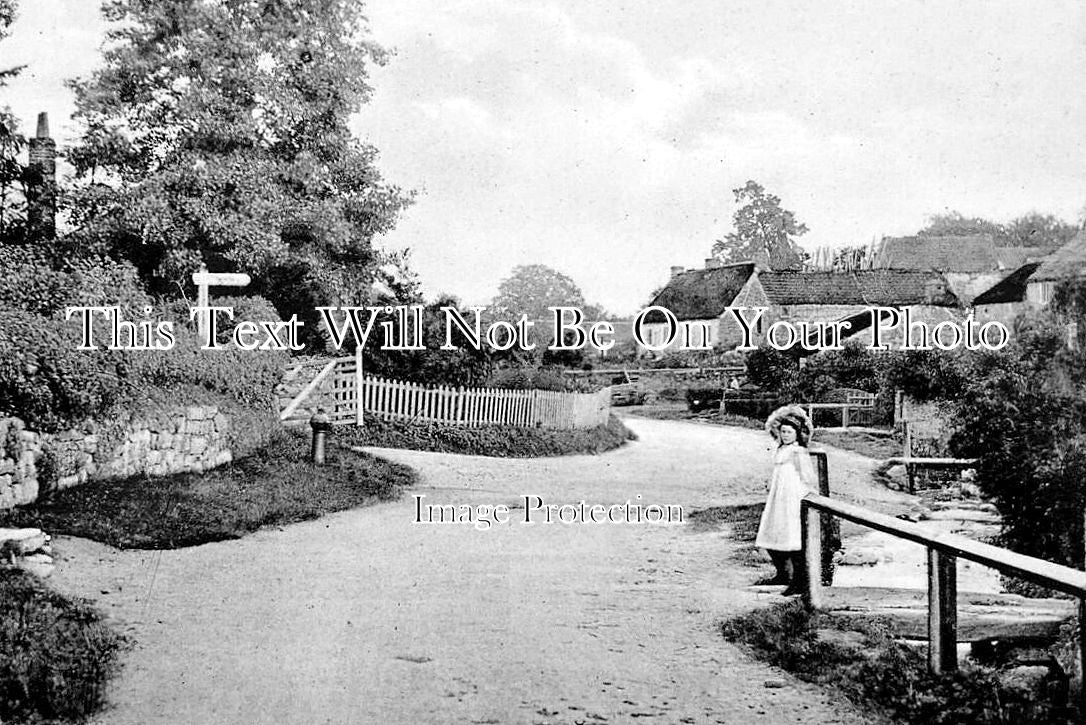 YO 14009 - Kilburn Road, Twattleton Beck, Yorkshire c1909