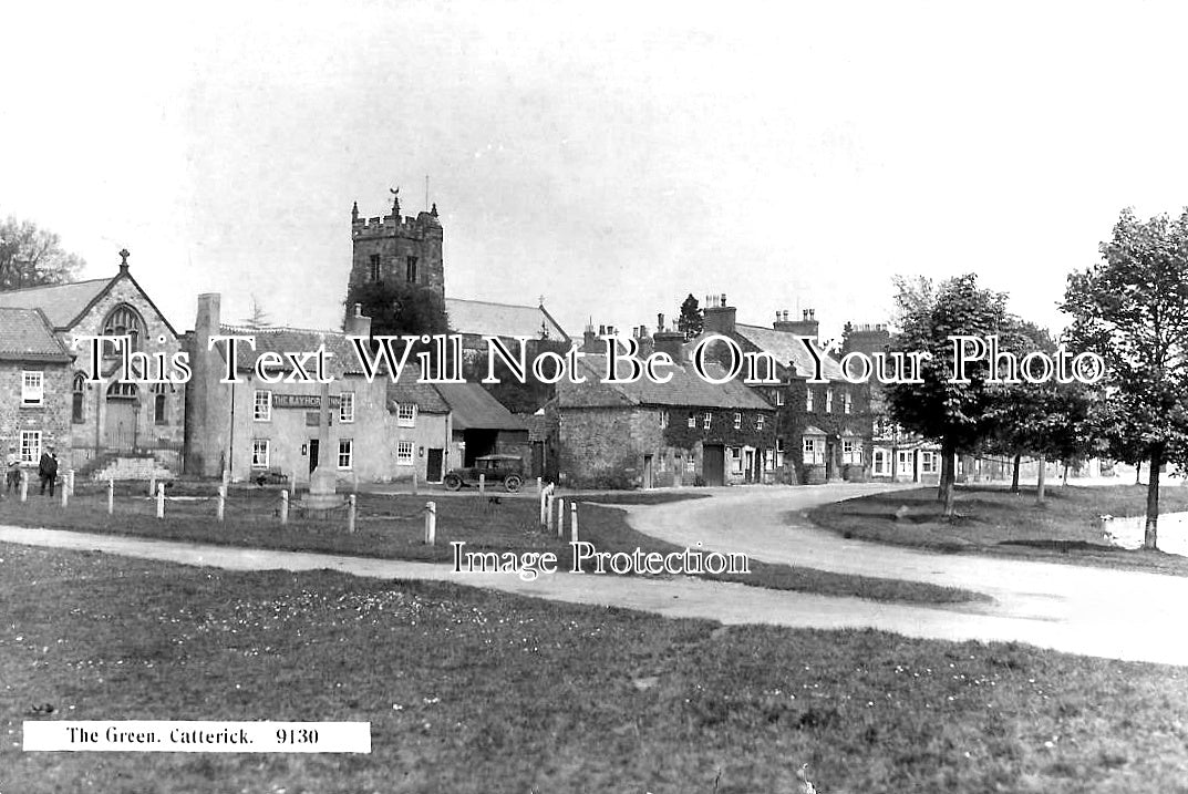 YO 14014 - The Green, Catterick, Yorkshire c1930