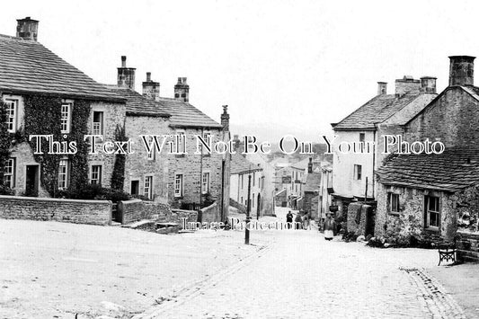 YO 14018 - Main Street, Grassington, Yorkshire c1910