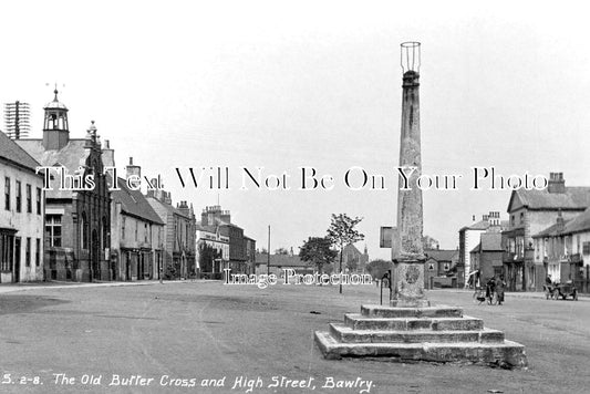 YO 14050 - The Old Butter Cross, High Street, Bawtry, Yorkshire