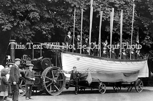 YO 14055 - Traction Engine & Lifeboat, Bridlington, Yorkshire