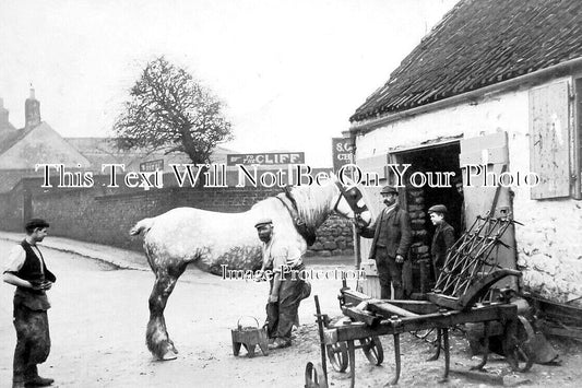 YO 14192 - Blacksmiths, Bridlington, Yorkshire c1907