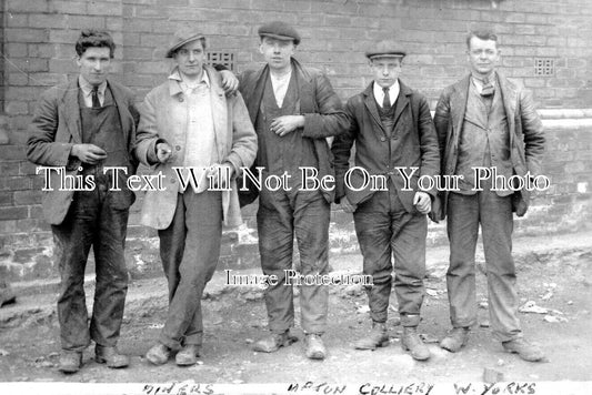 YO 14223 - Miners At Upton Colliery, Yorkshire