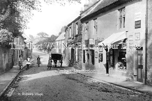 YO 14248 - Ruswarp Village, Yorkshire c1905