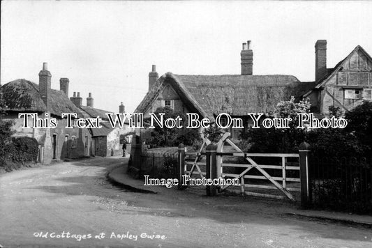 BF 10 - Old Cottages, Aspley Guise, Bedfordshire c1930