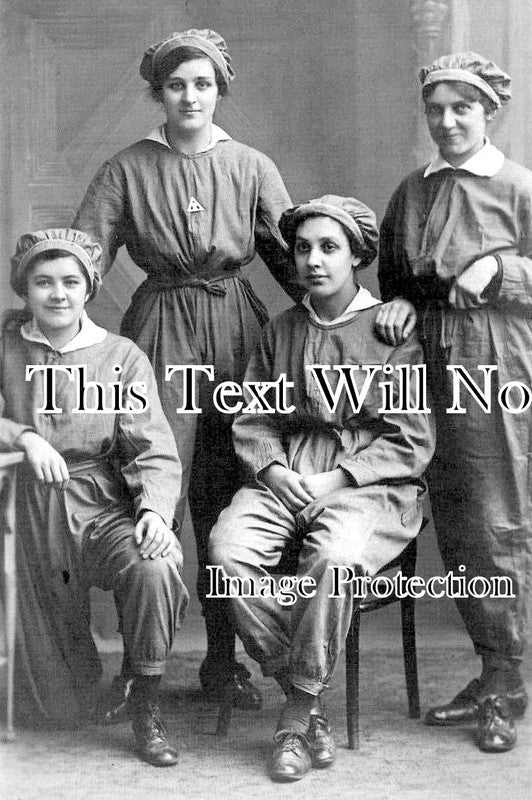 BF 1093 - Cardington Airship Workers, Bedfordshire WW1