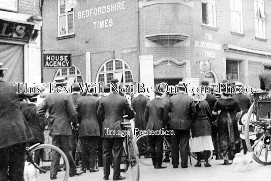 BF 1096 - Bedfordshire Times, Bedford, Checking Soldiers Killed Or Missing WW1