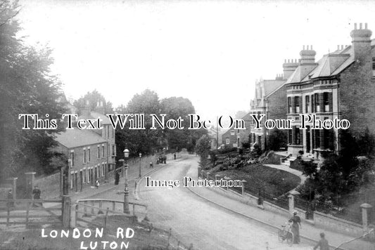 BF 1124 - London Road, Luton, Bedfordshire