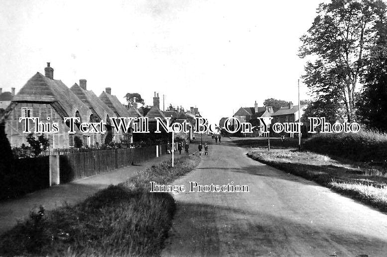 BF 1221 - Woburn Road, Ampthill, Bedfordshire c1927