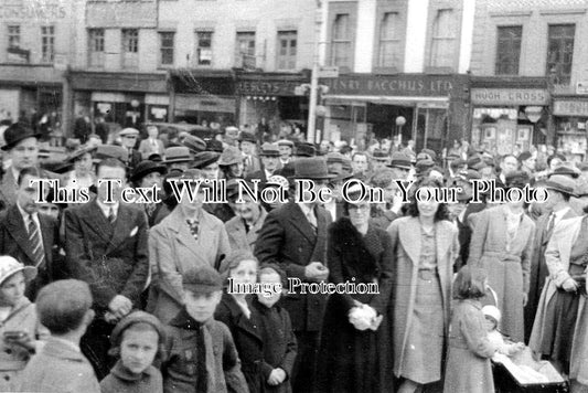 BF 1253 - St Pauls Church Easter Service, Market Square, Bedford, Bedfordshire