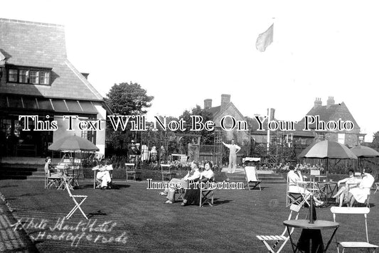 BF 1354 - White Hart Hotel Gardens, Hockliffe, Bedfordshire