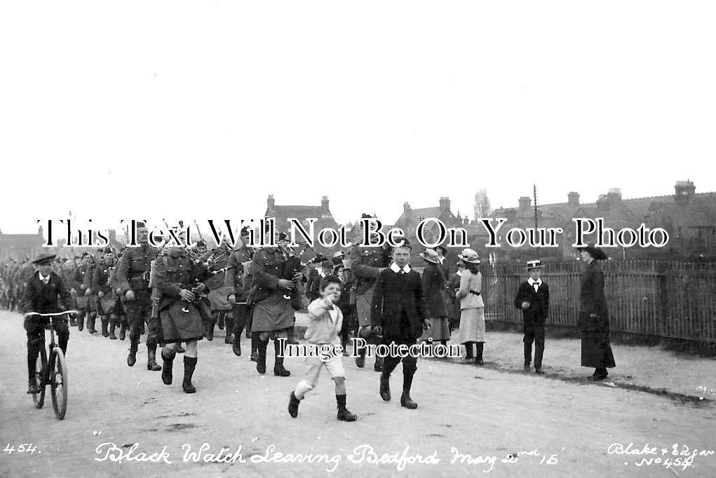 BF 1460 - Highlander Soldiers Leaving Bedford, Bedfordshire 1915 WW1
